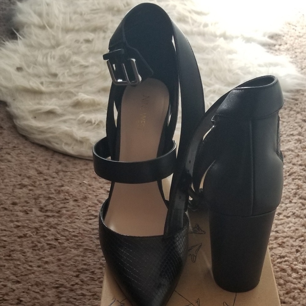 Heels - Picture 2 of 2